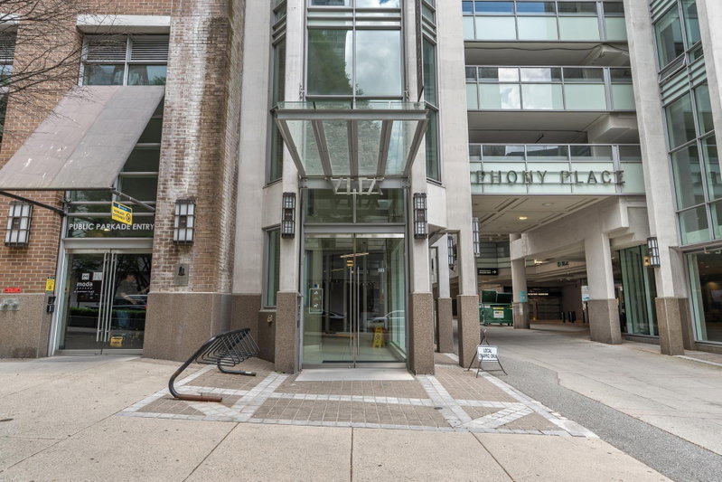 1205 - 565 Smithe Street