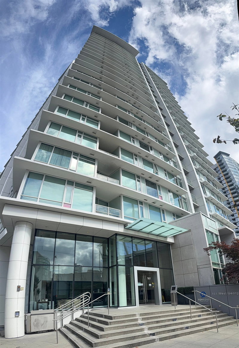 810 - 161 Georgia Street W