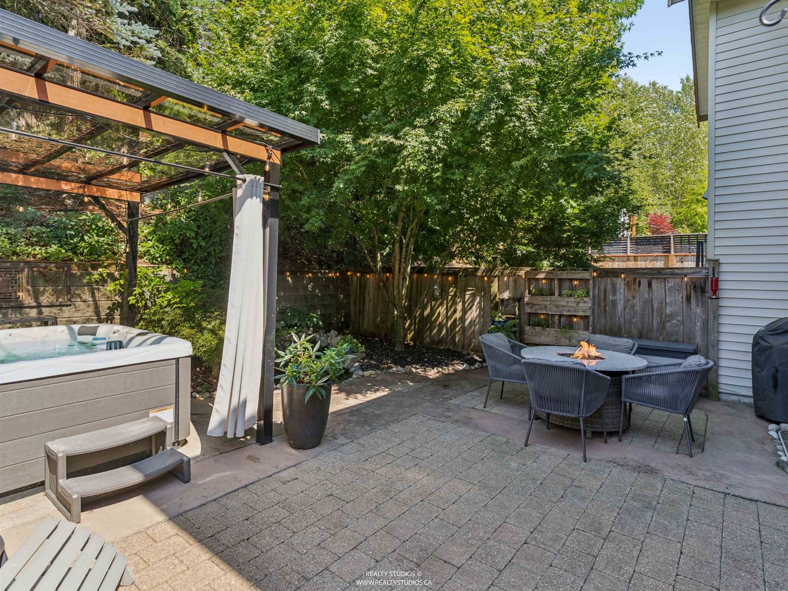 Listing Image 14