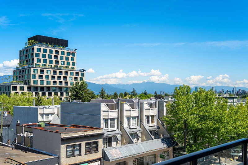302 - 3788 10th Avenue W