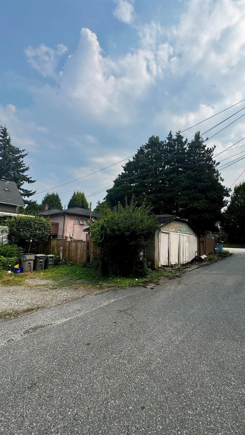 75 Nanaimo Street N