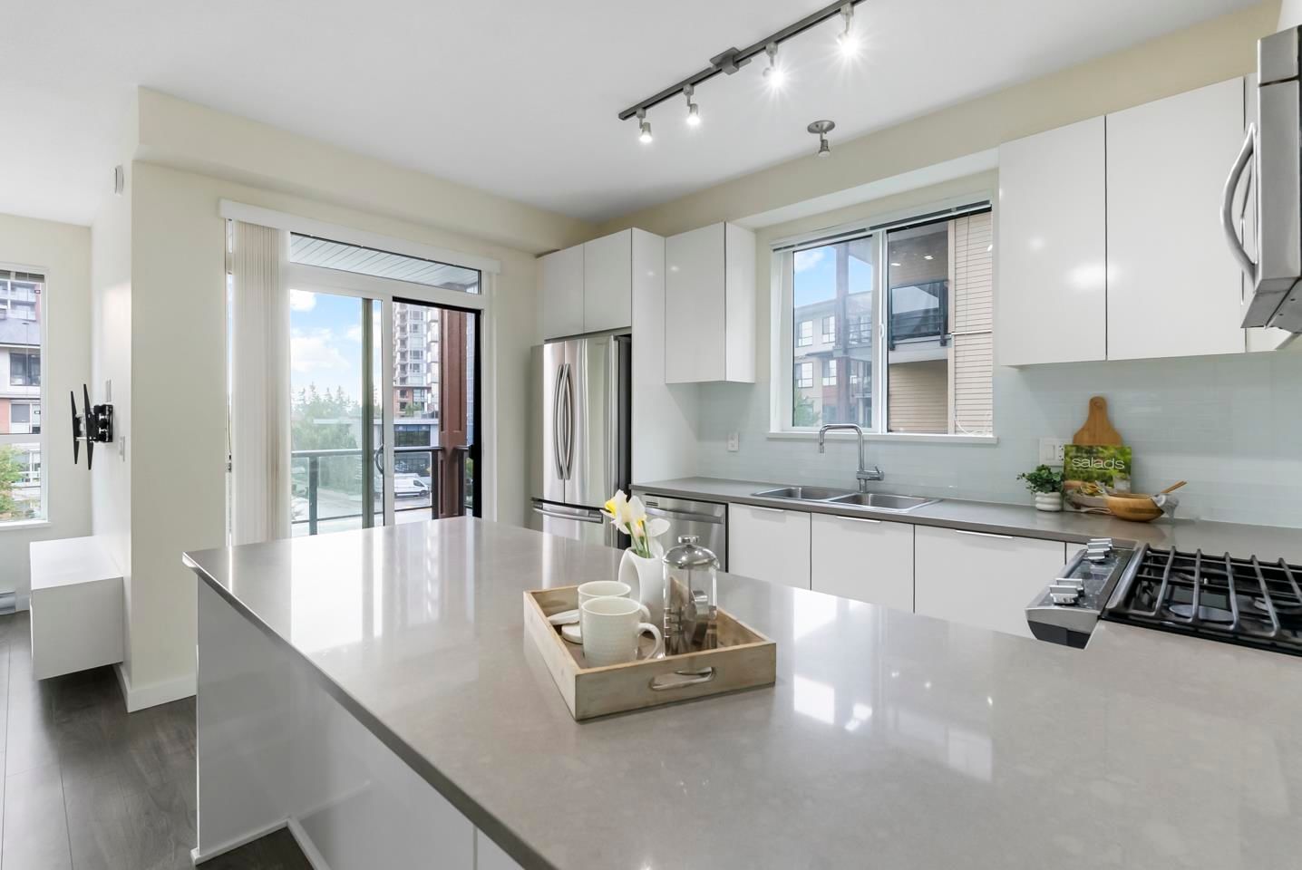 Listing Image 12