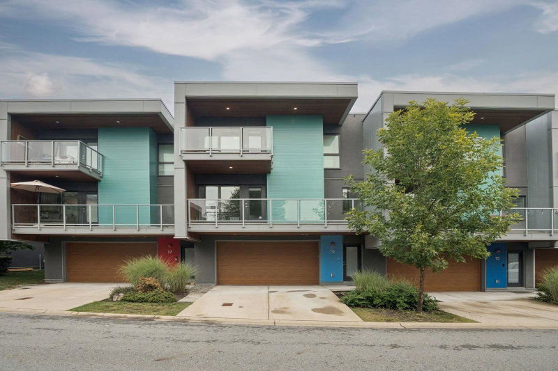 16 - 3596 Salal Drive