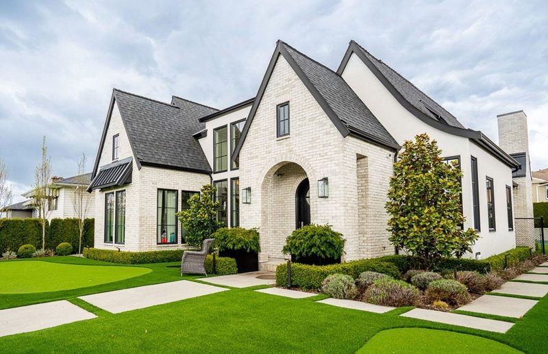 4643 Midlawn Drive