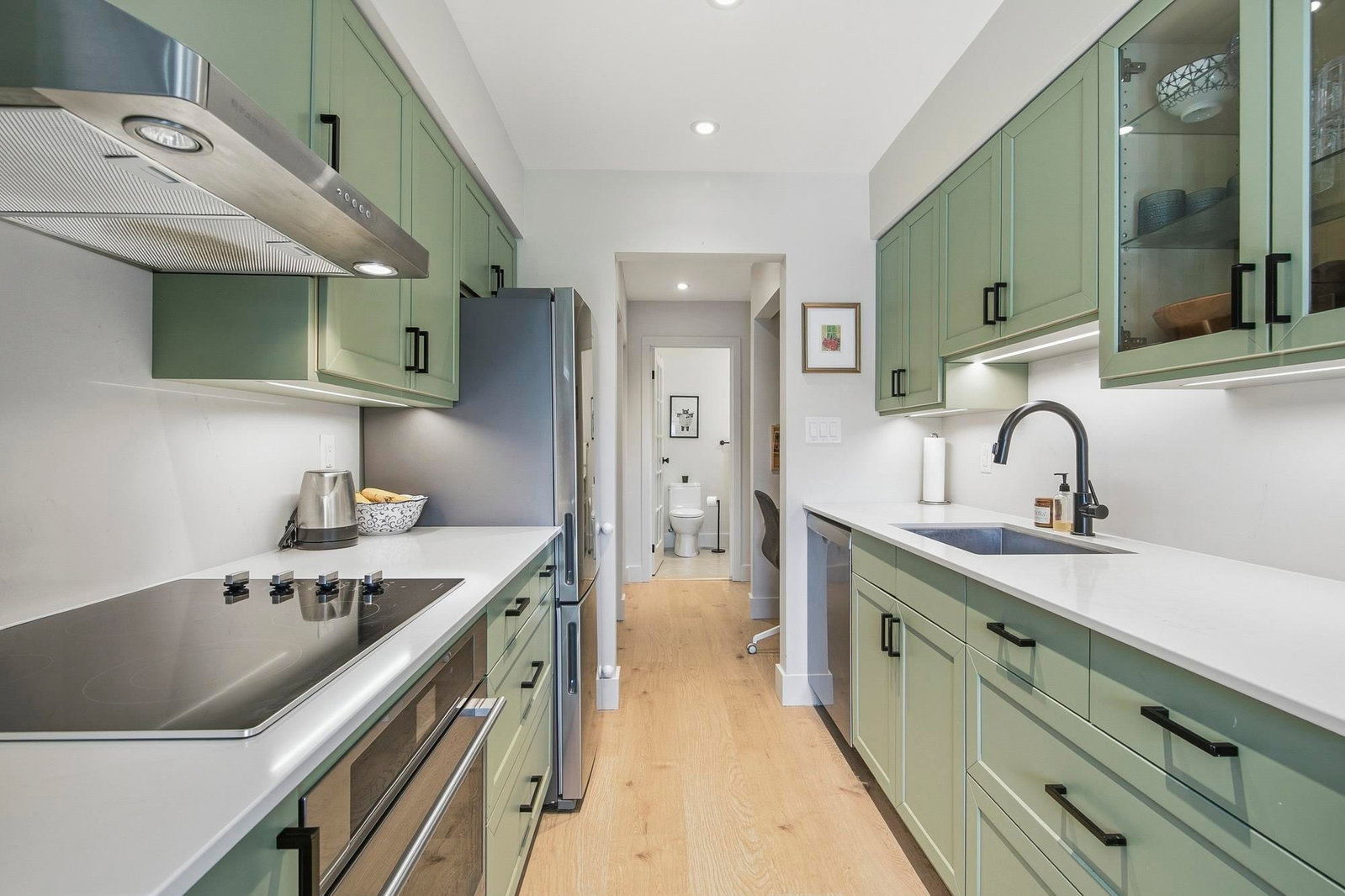 Listing Image 11