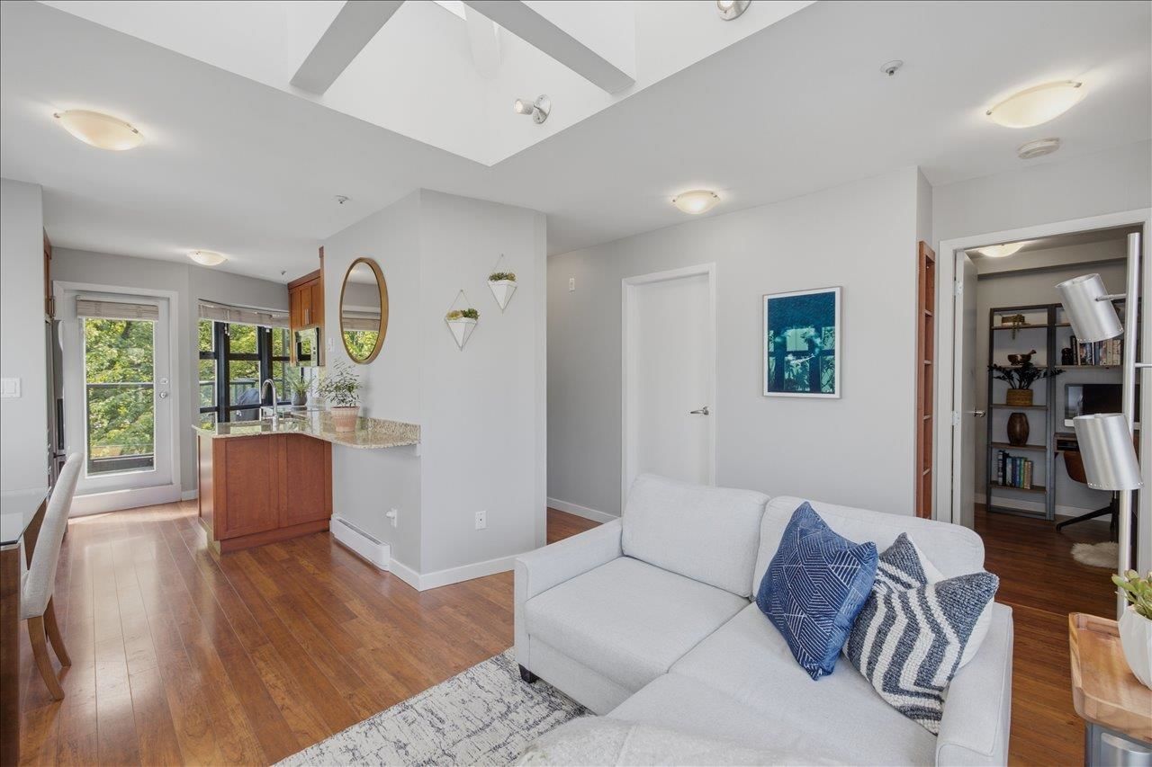 Listing Image 10