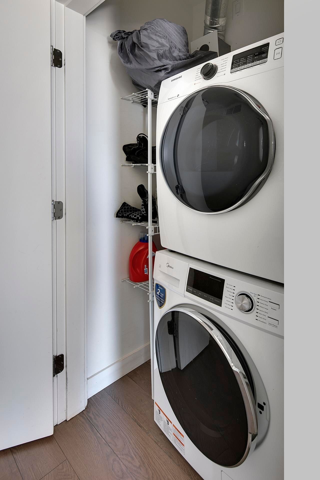 Listing Image 17