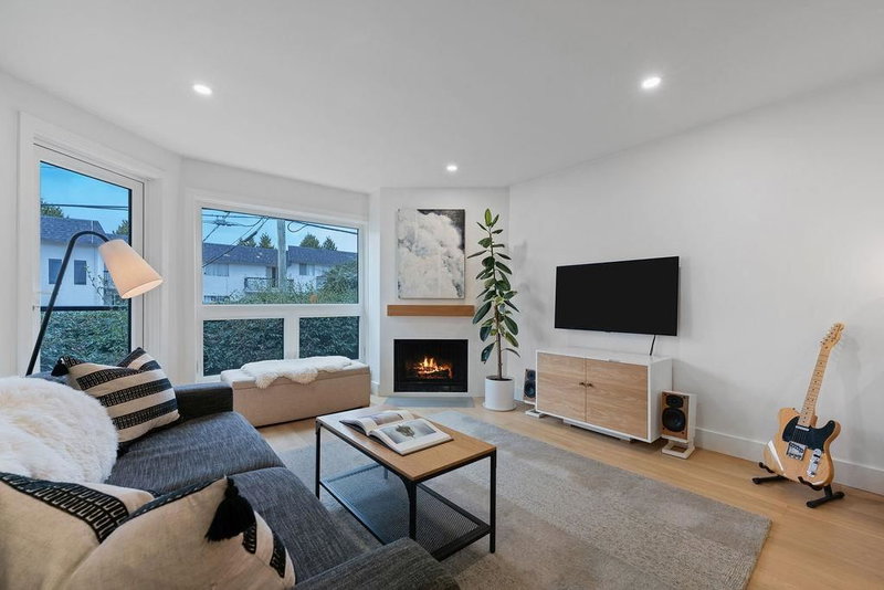 203 - 607 8th Avenue E
