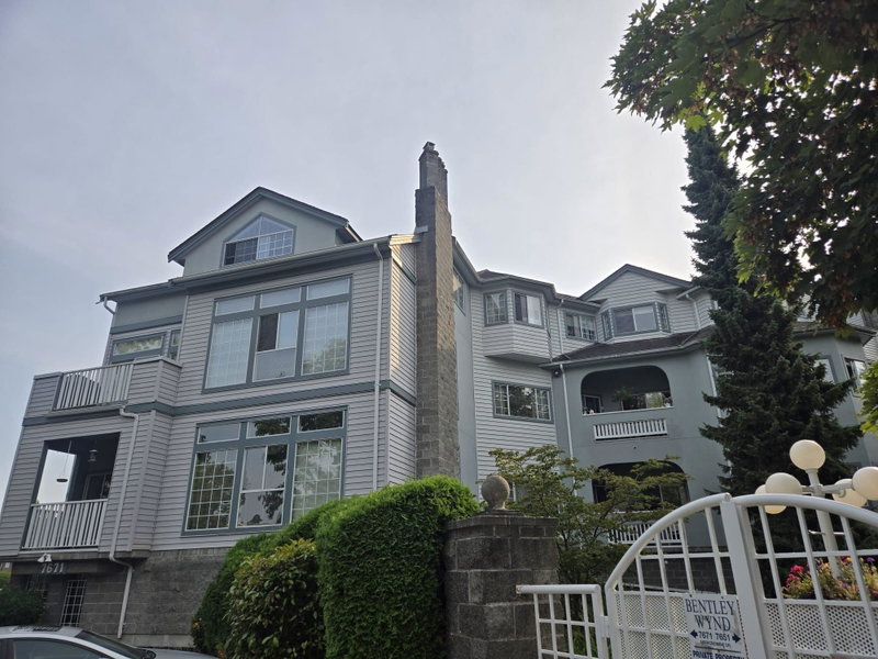 302 - 7651 Abercrombie Drive