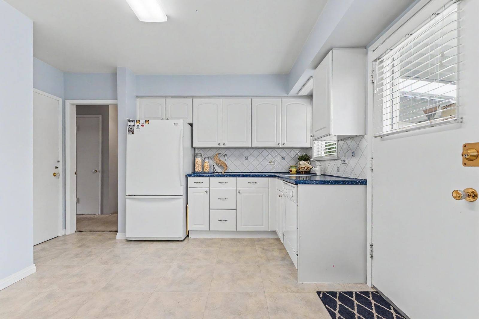 Listing Image 18