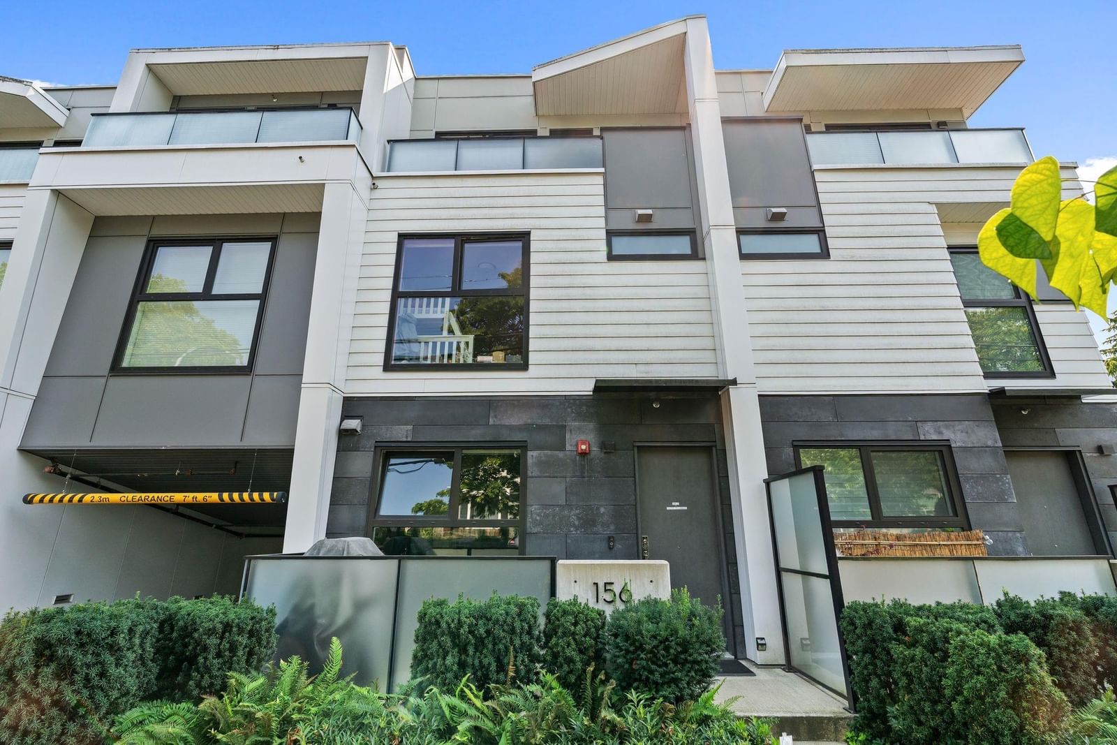 Listing Image 3