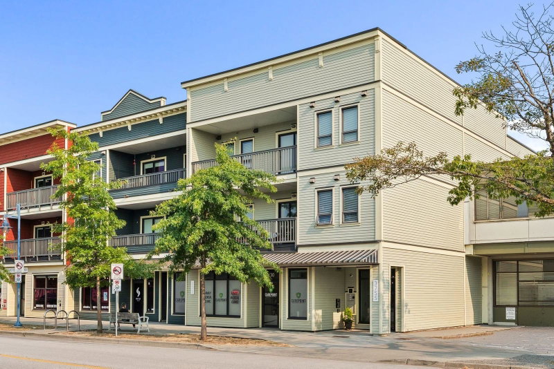 303 - 3755 Chatham Street