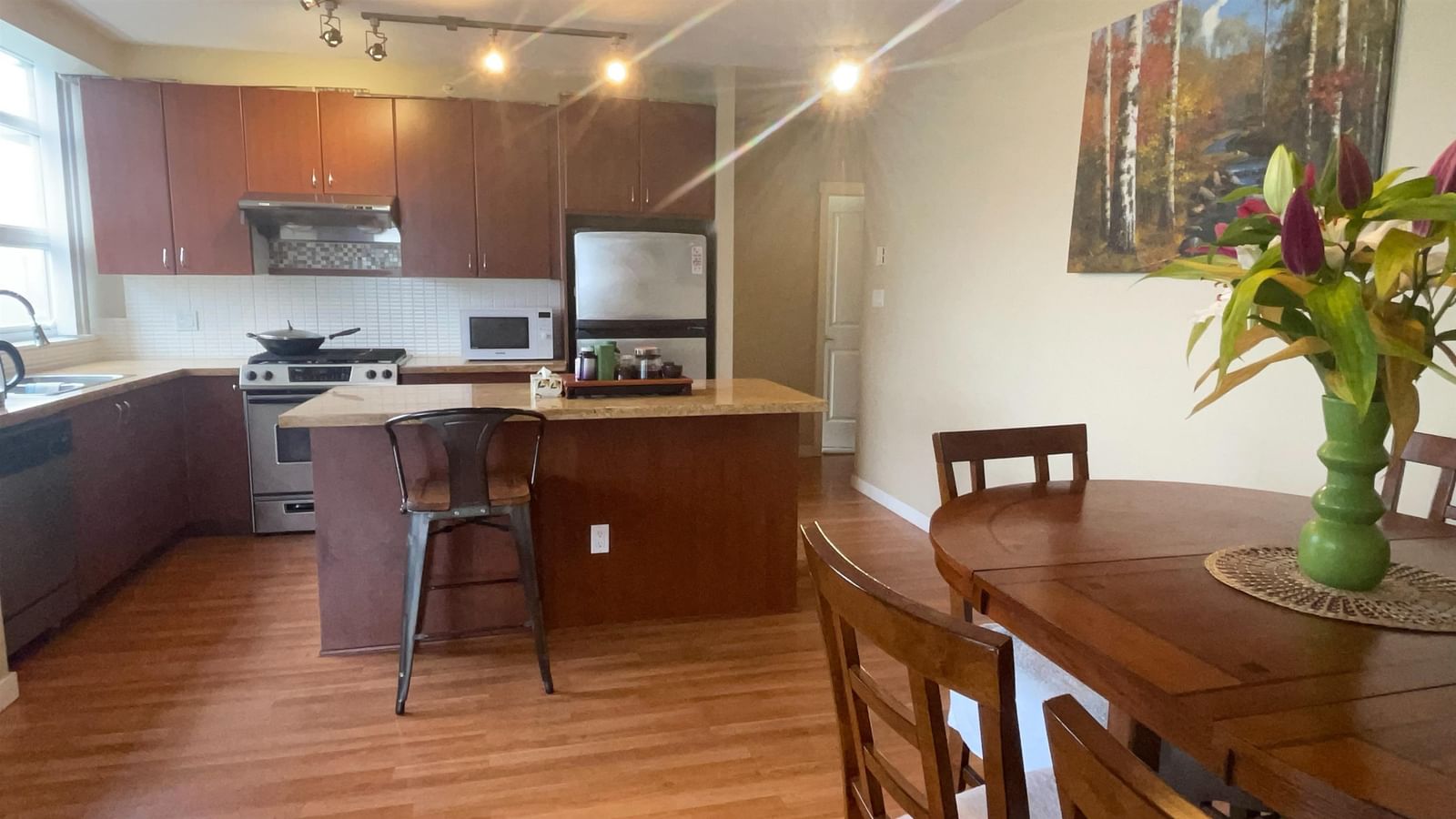 Listing Image 14