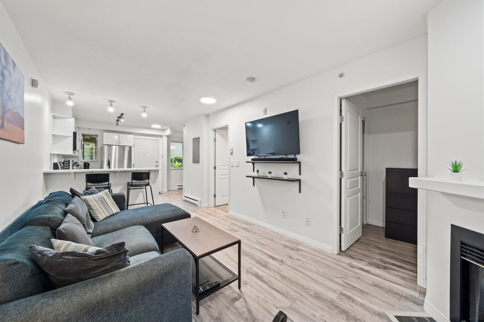 Listing Image 9