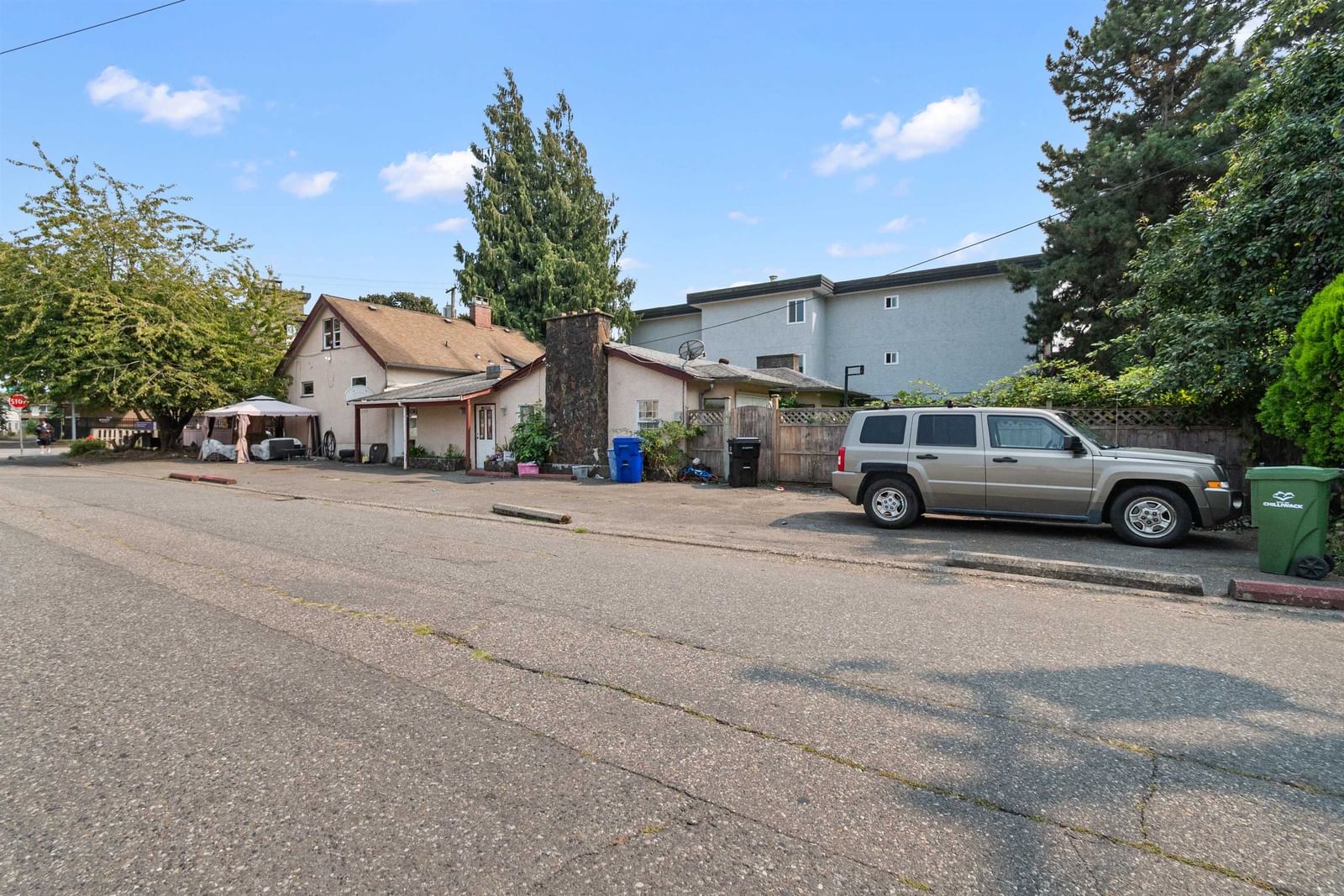 Listing Image 6