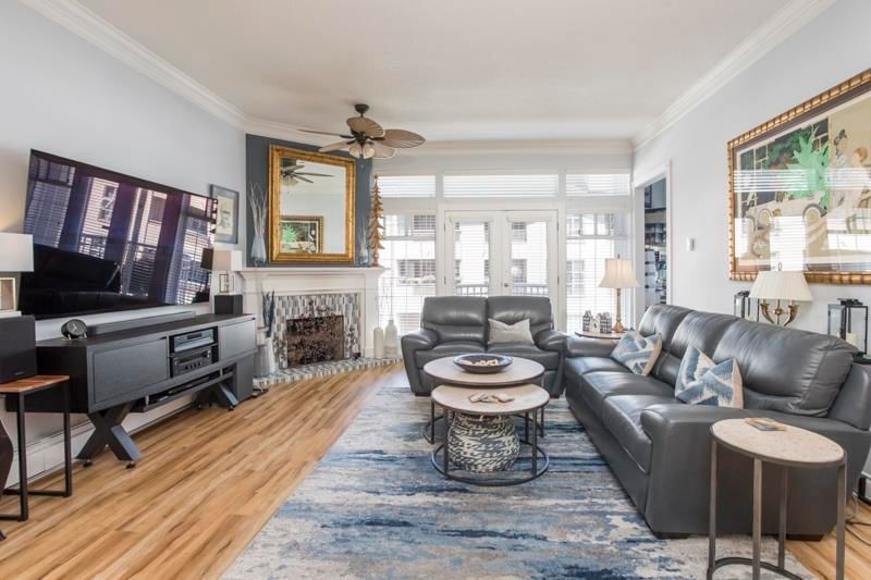 205 - 7660 Minoru Boulevard