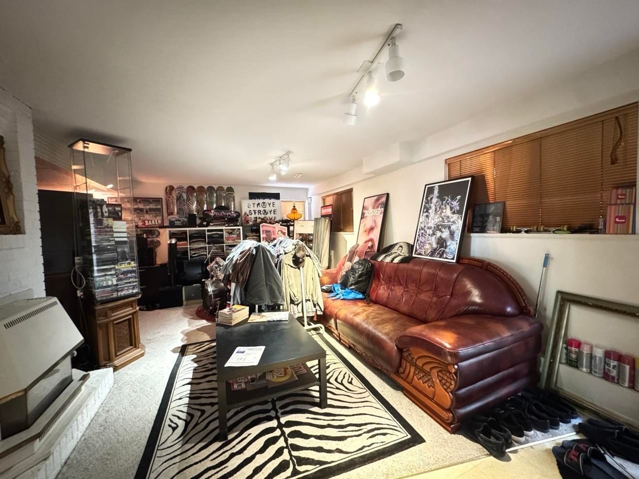 Listing Image 9