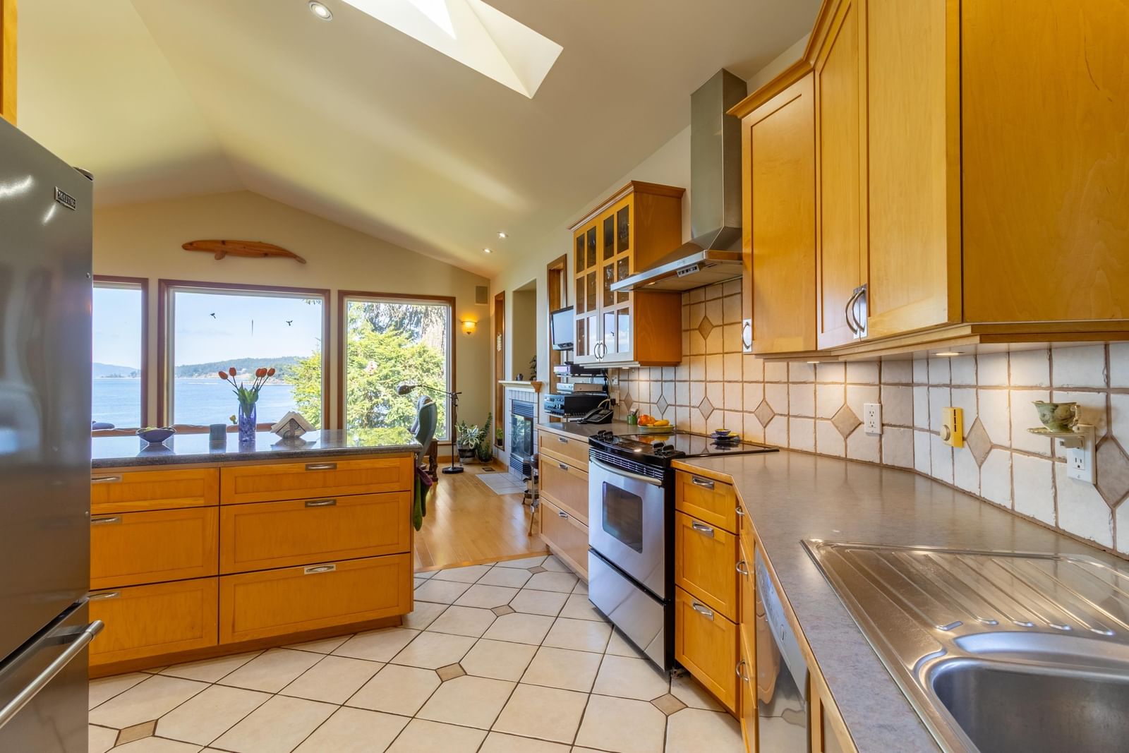 Listing Image 5