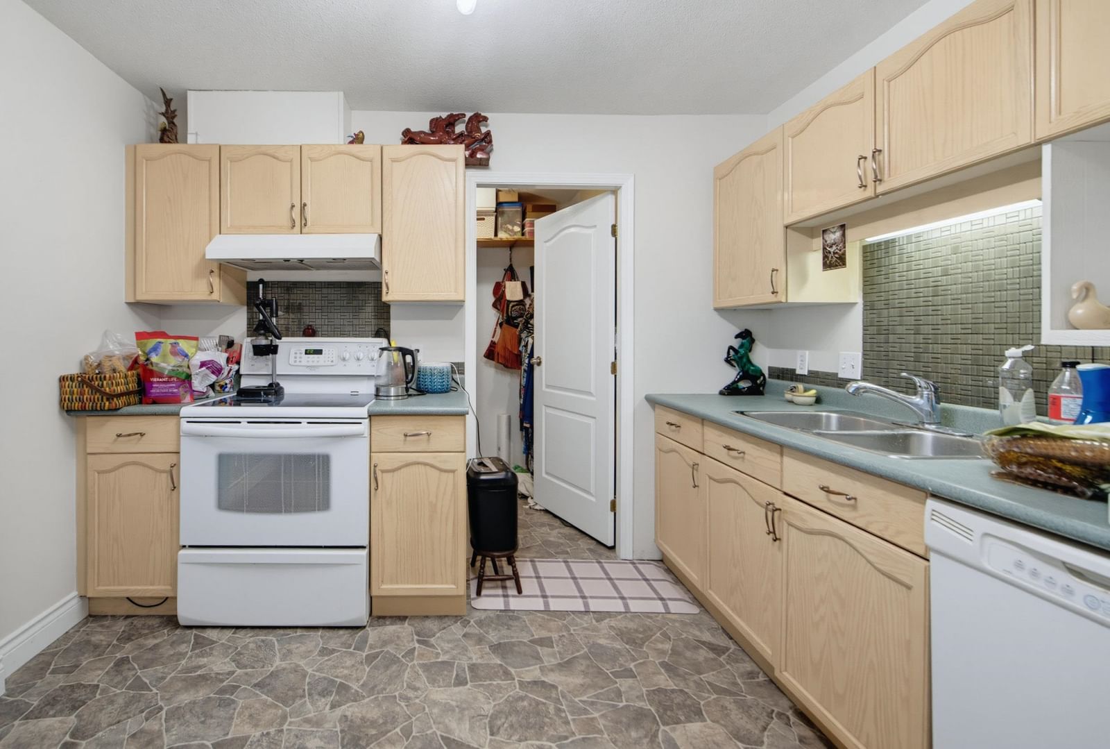 Listing Image 17