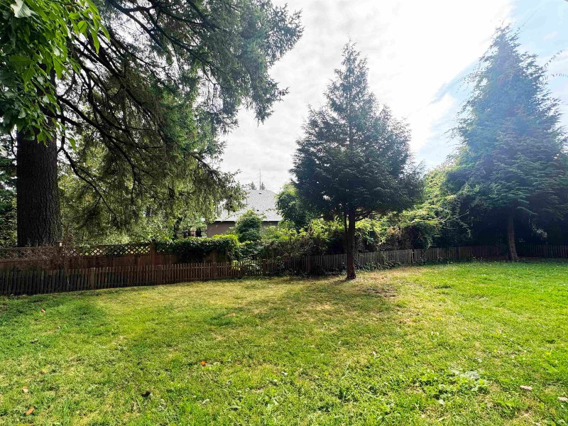 14000 Wellington Crescent