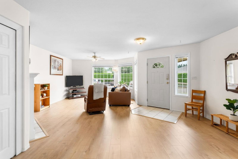 10 - 7292 Elm Road