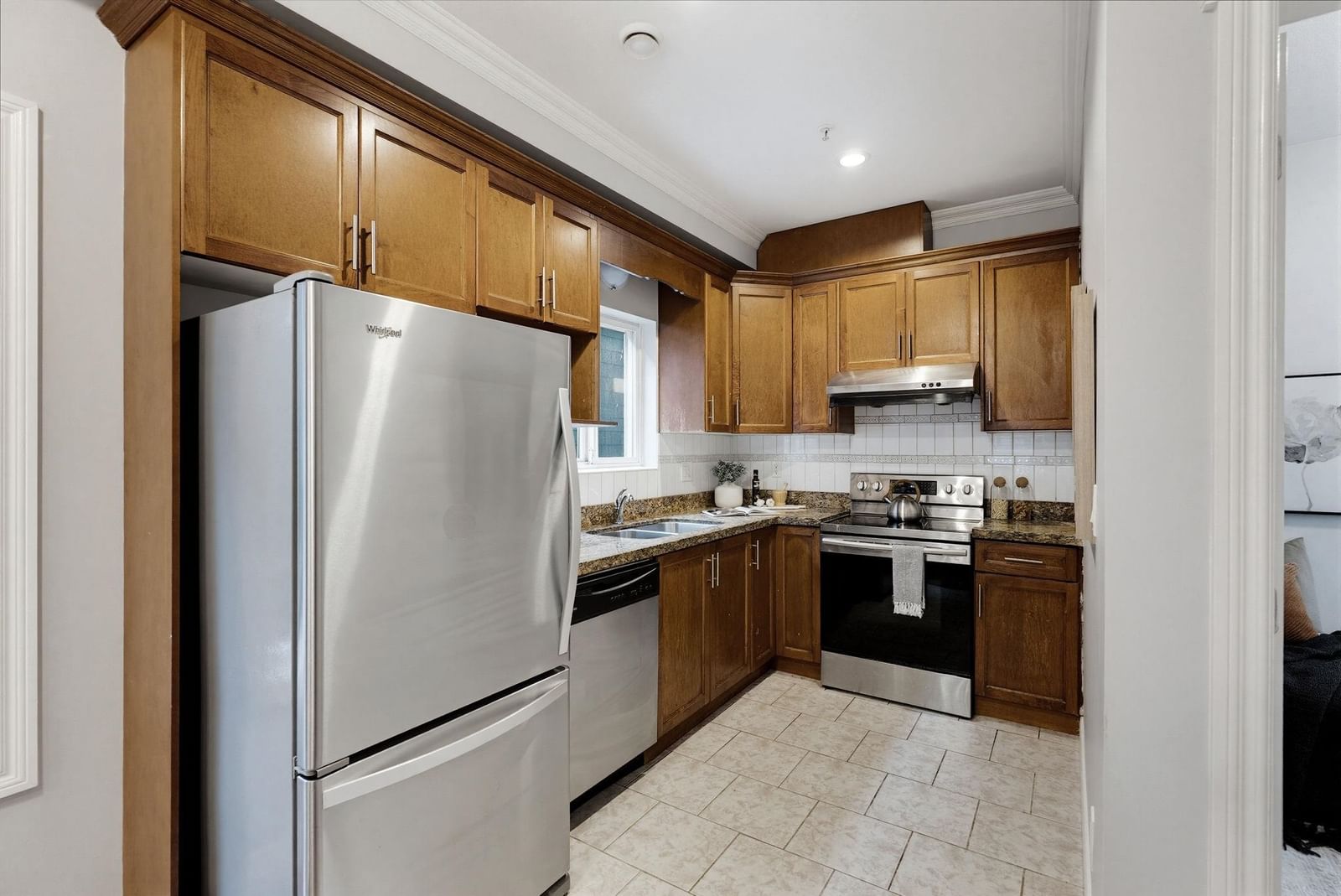 Listing Image 5