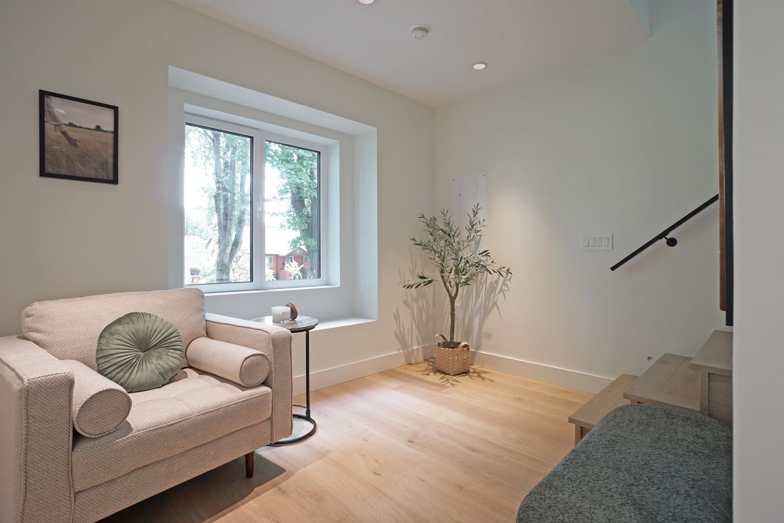 Listing Image 15