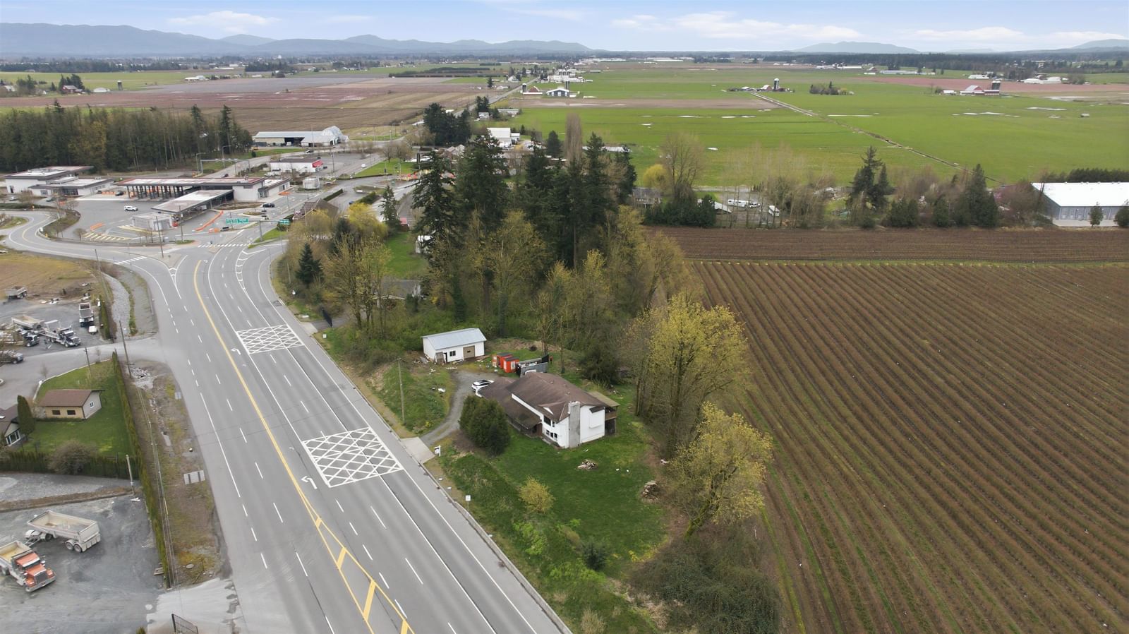 Listing Image 6