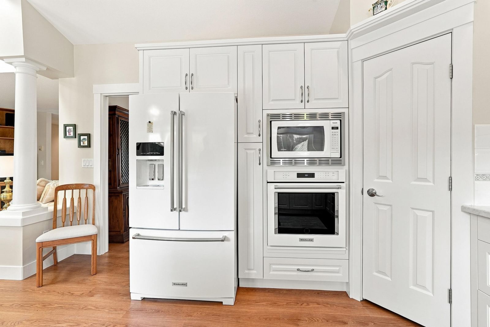 Listing Image 11