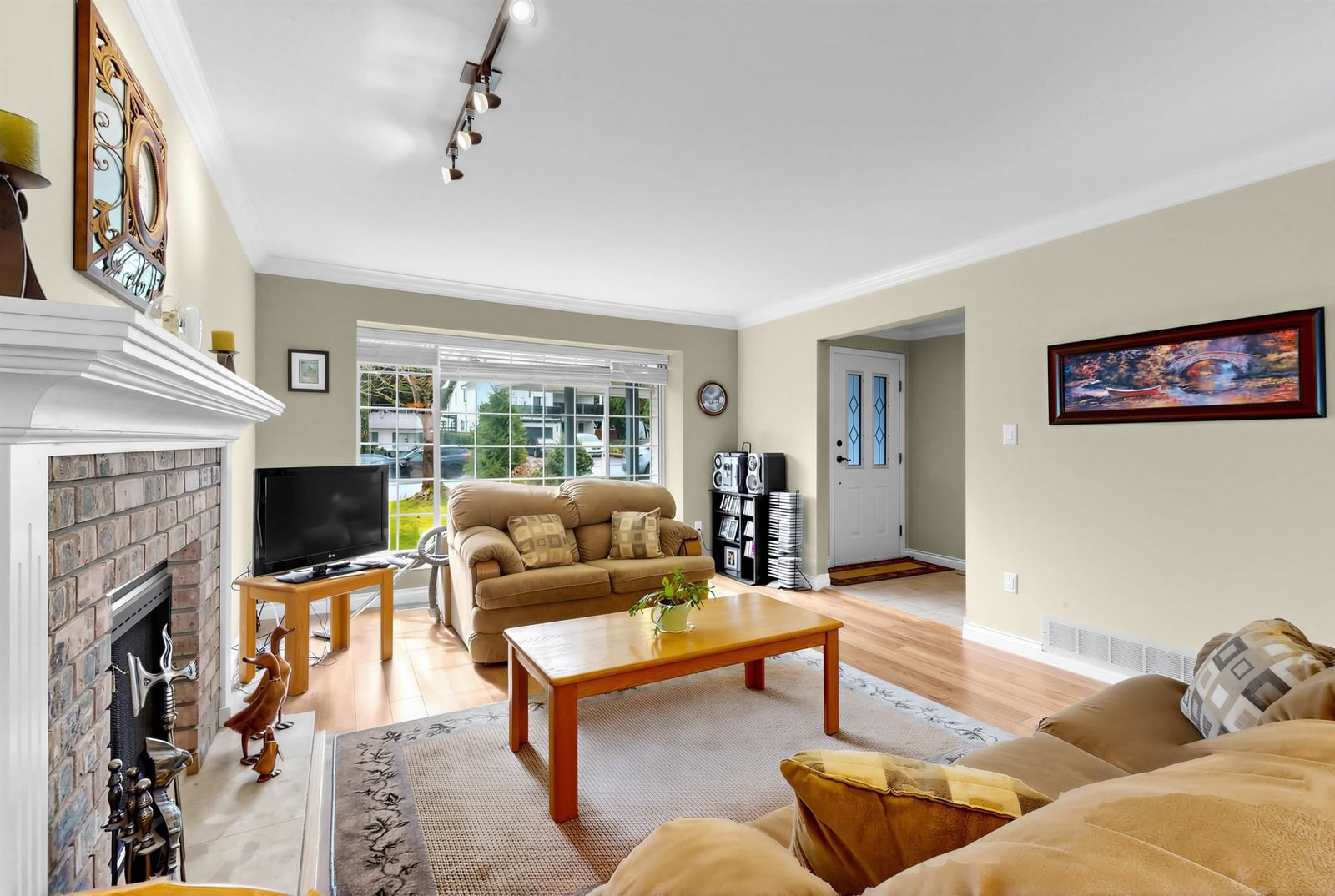 Listing Image 6