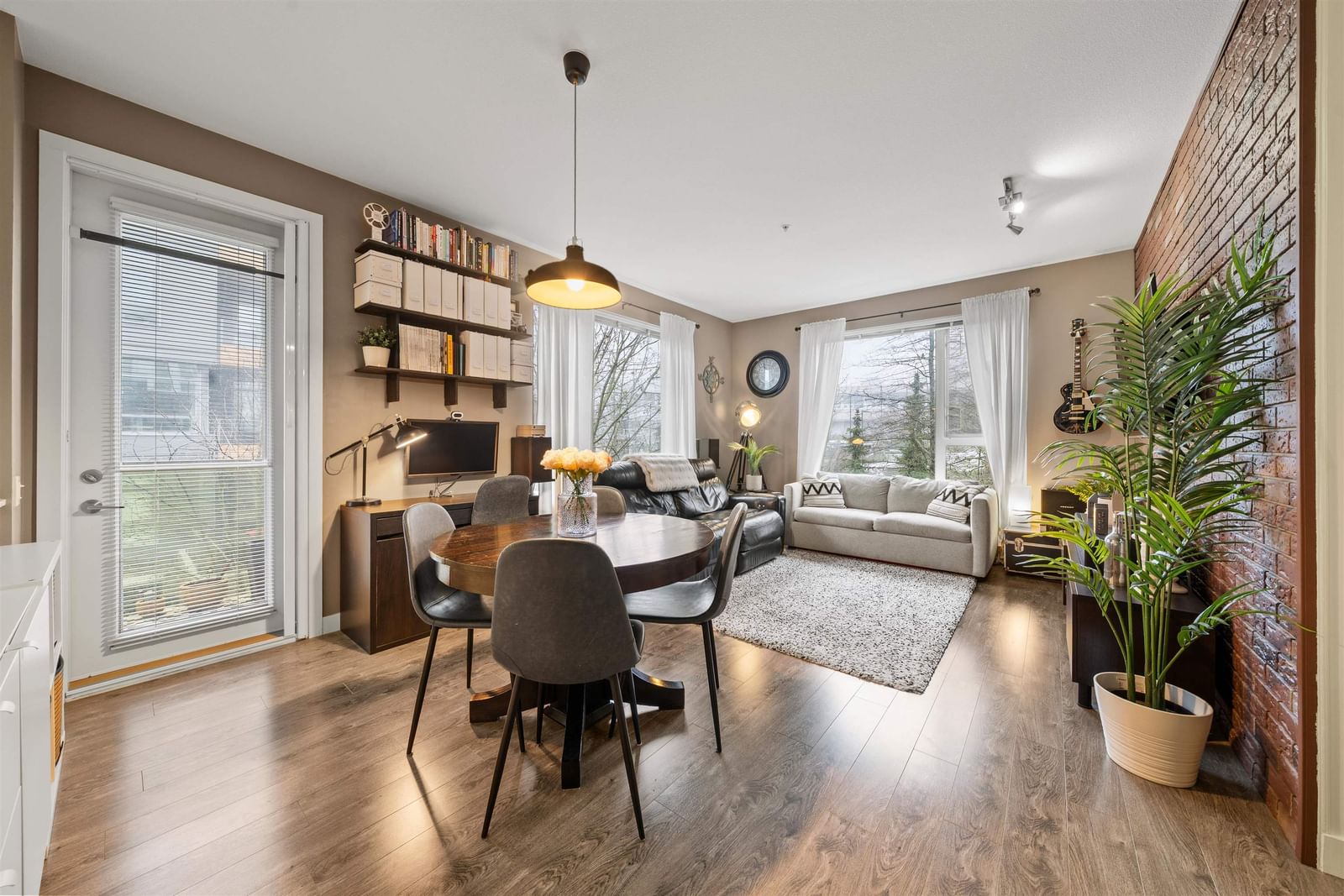Listing Image 9