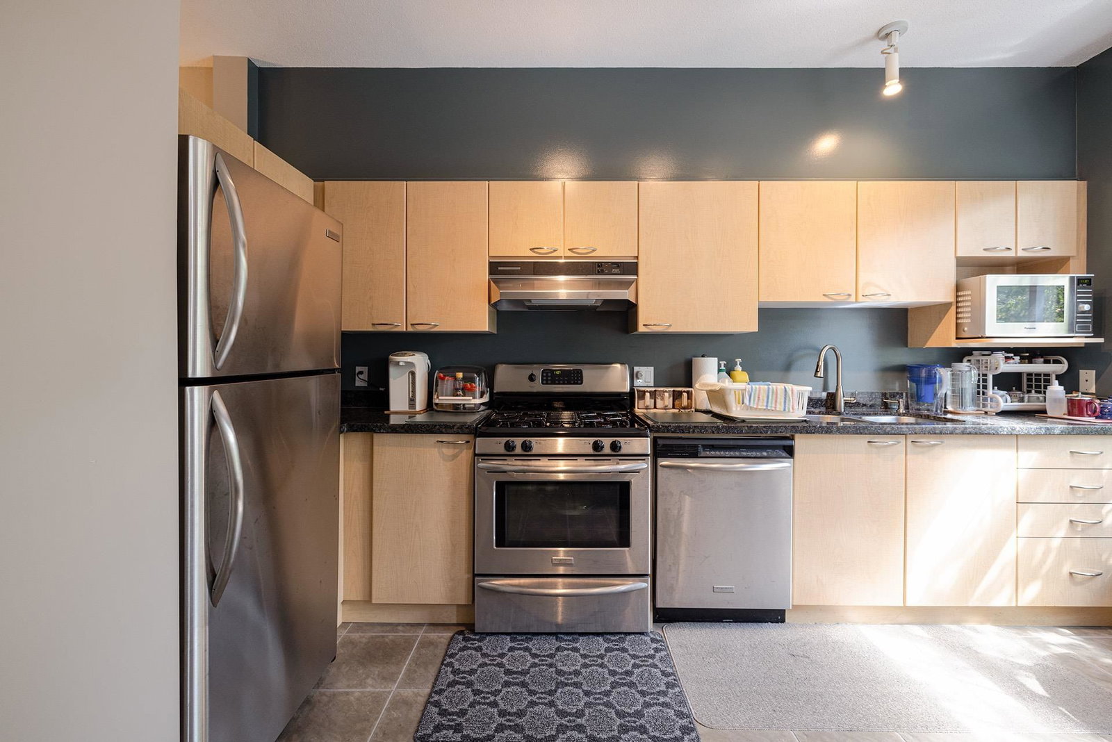 Listing Image 10
