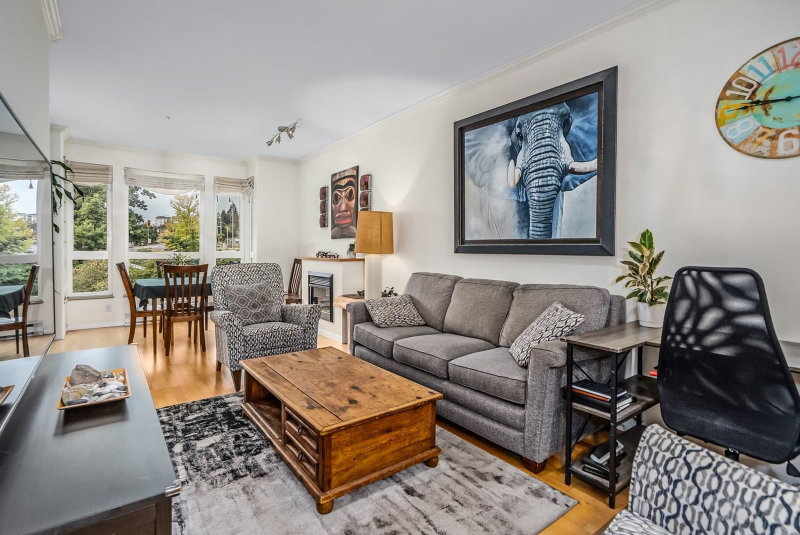 407 - 14 Royal Avenue E