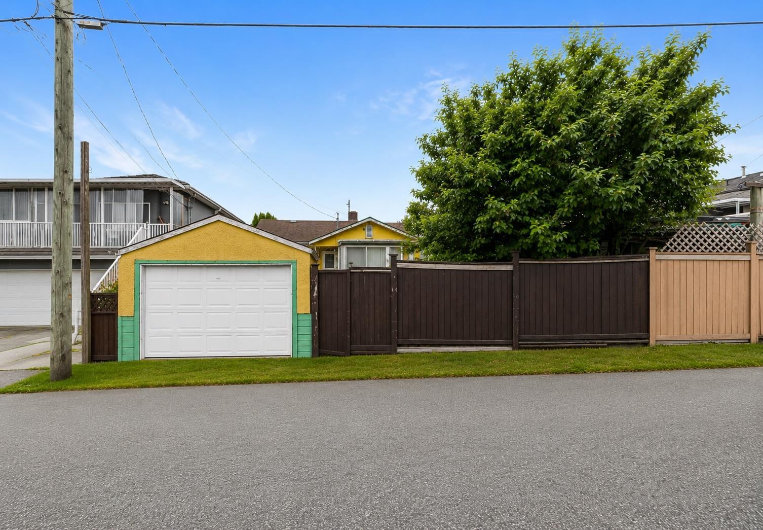 Listing Image 11