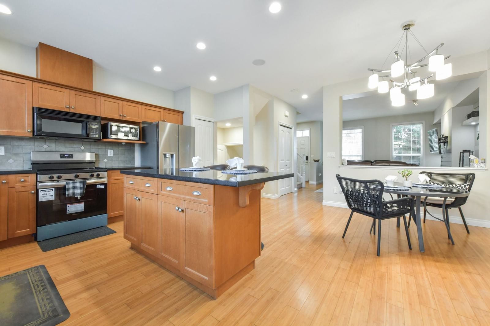 Listing Image 11
