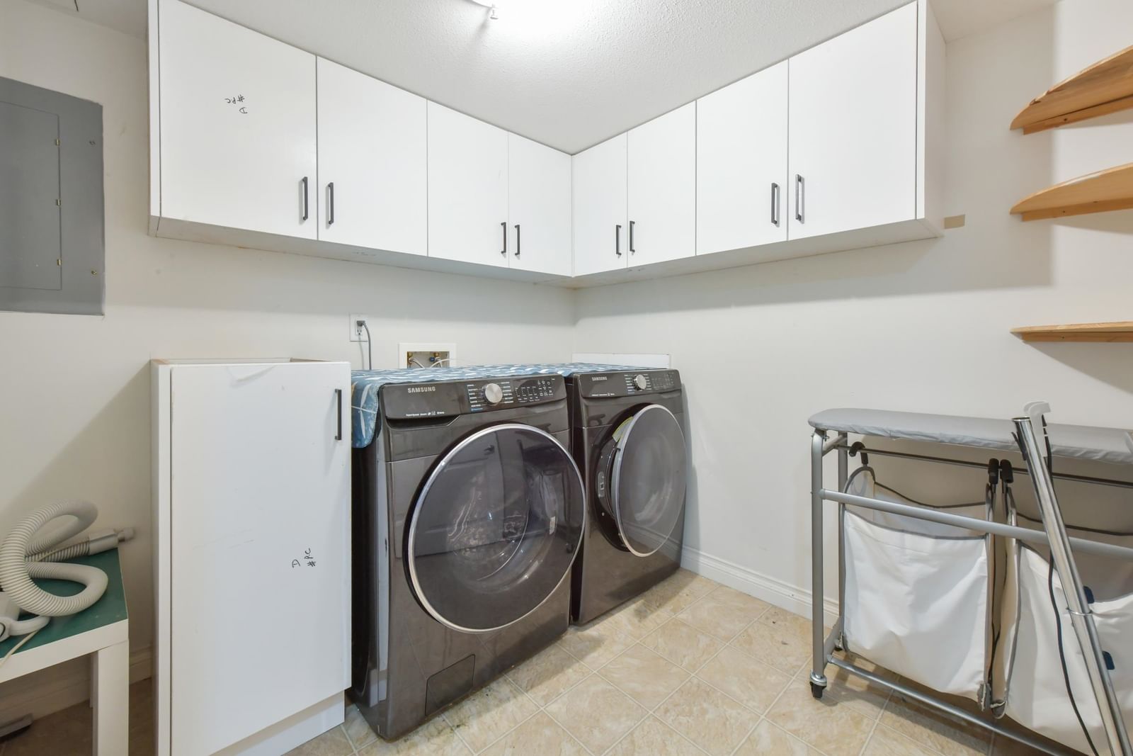Listing Image 14