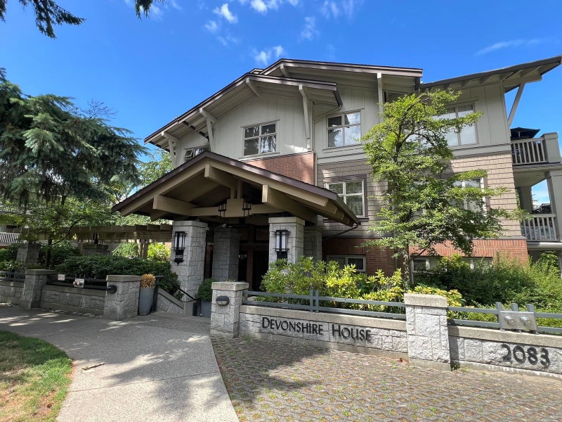 425 - 2083 33rd Avenue W