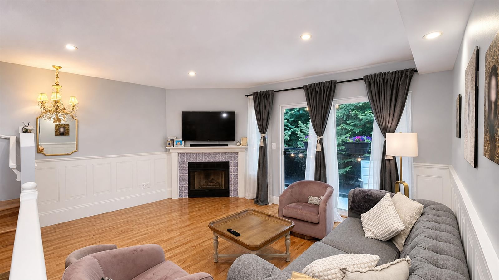 Listing Image 4