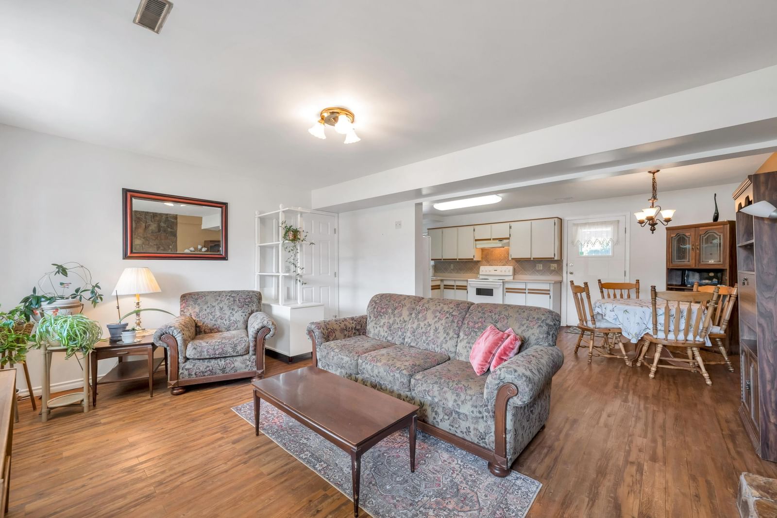 Listing Image 20