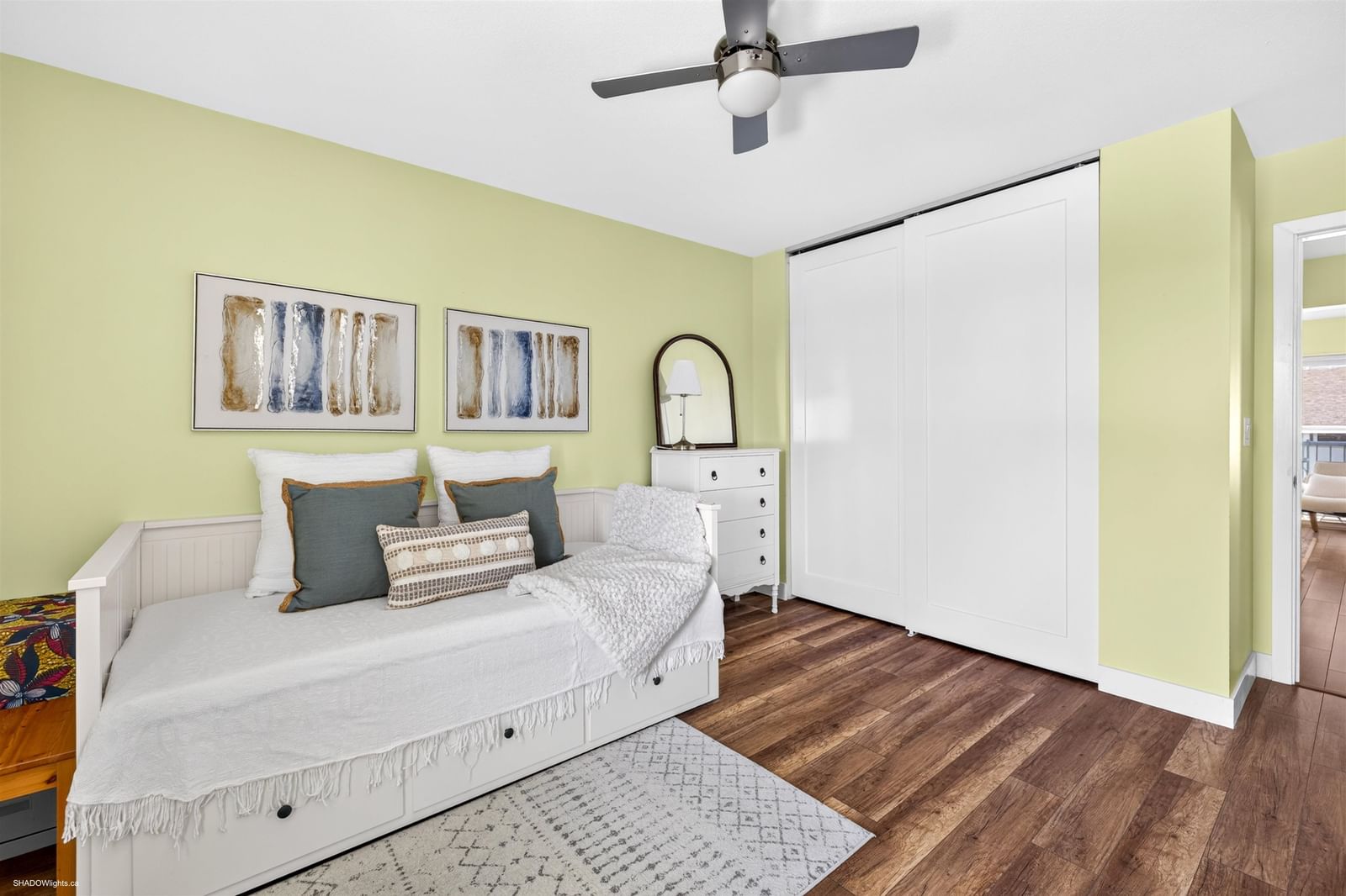 Listing Image 12