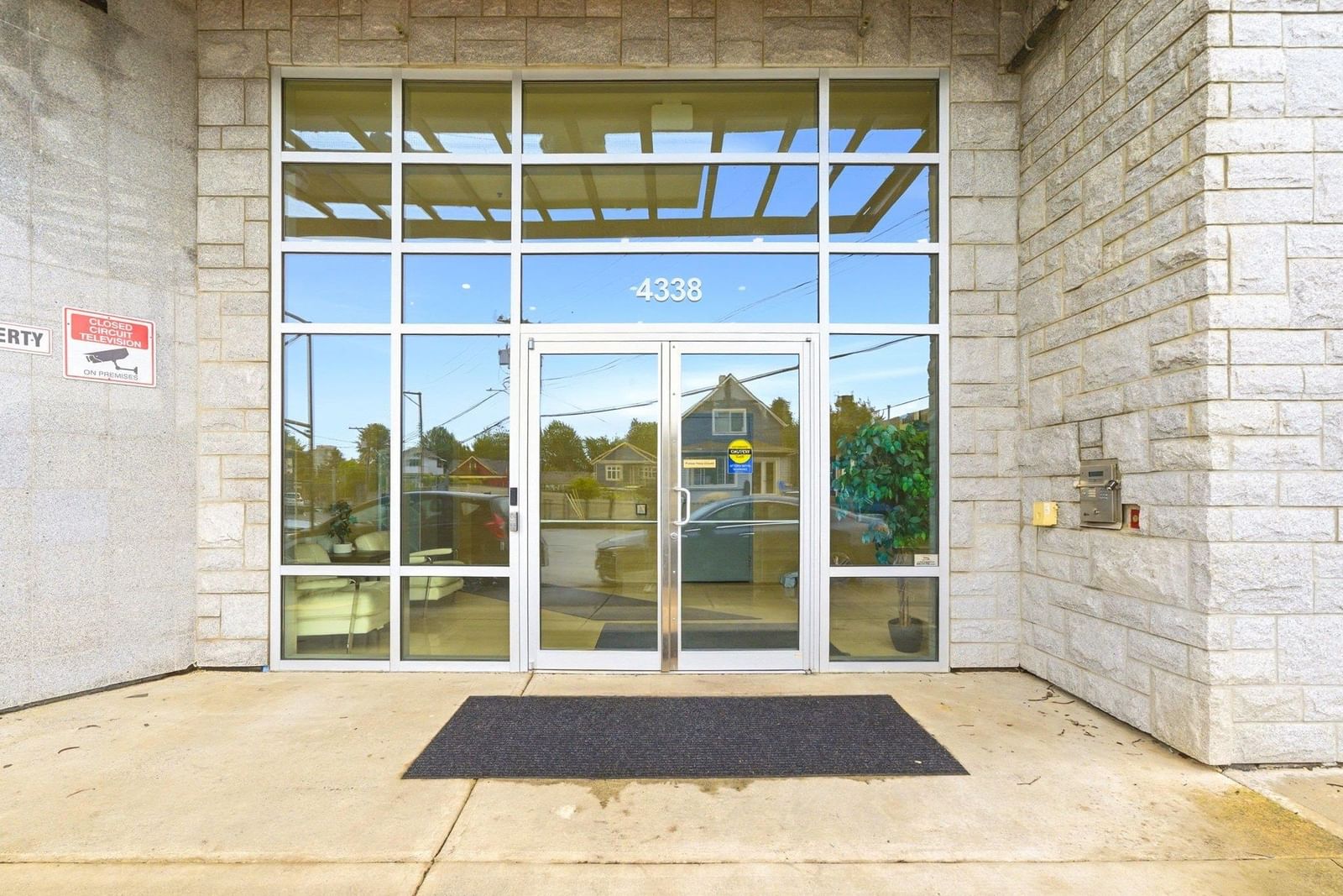 Listing Image 29