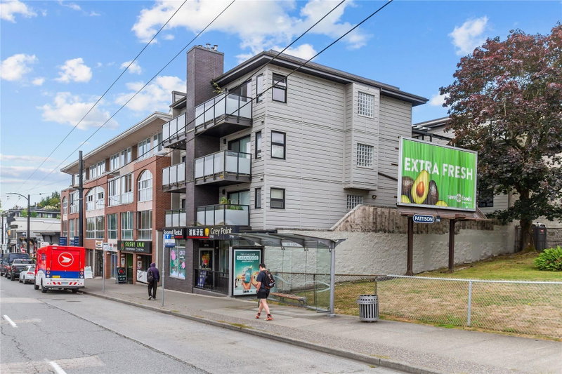 301 - 3788 10th Avenue W