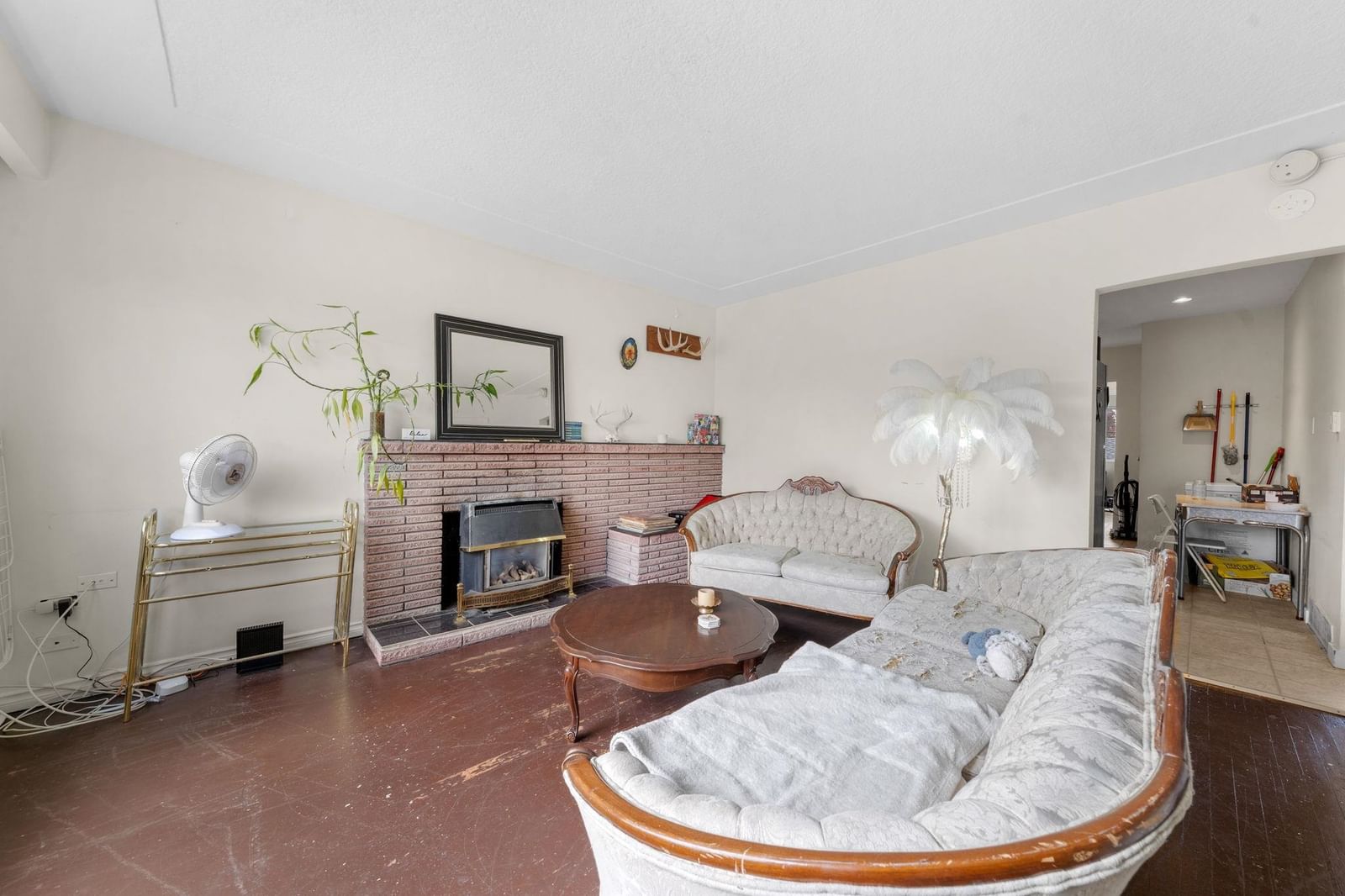 Listing Image 12