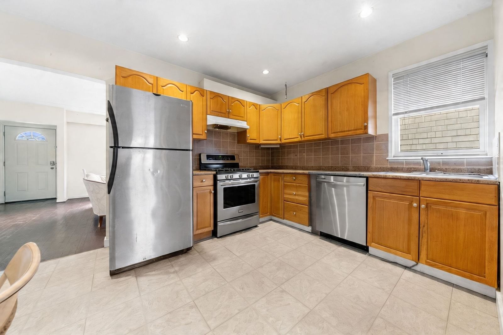 Listing Image 13