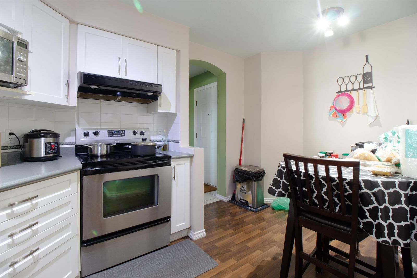Listing Image 10