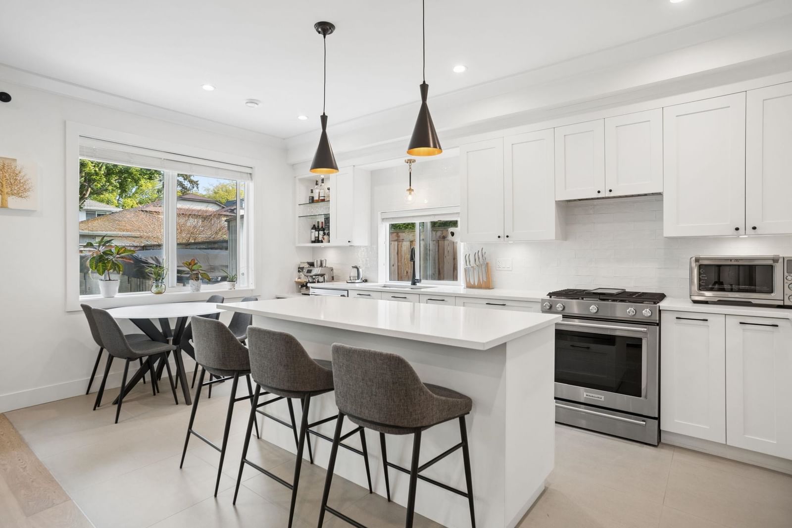 Listing Image 10