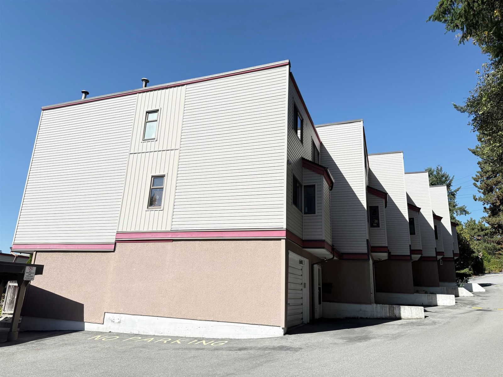 Listing Image 28