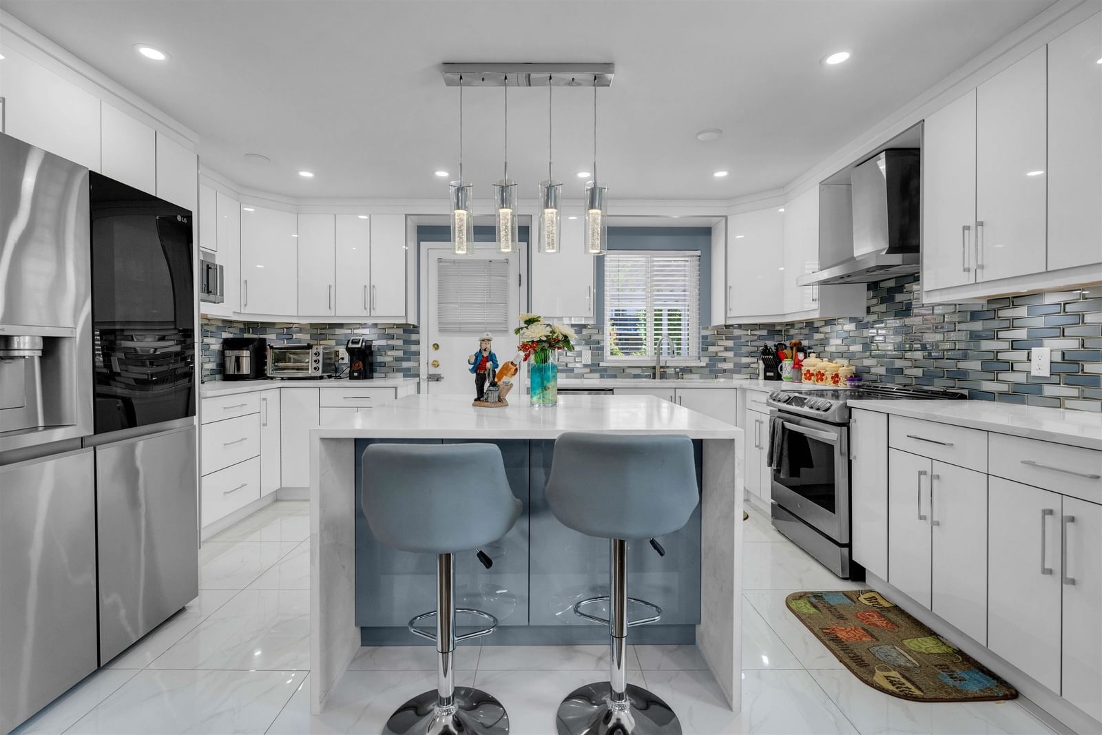 Listing Image 9