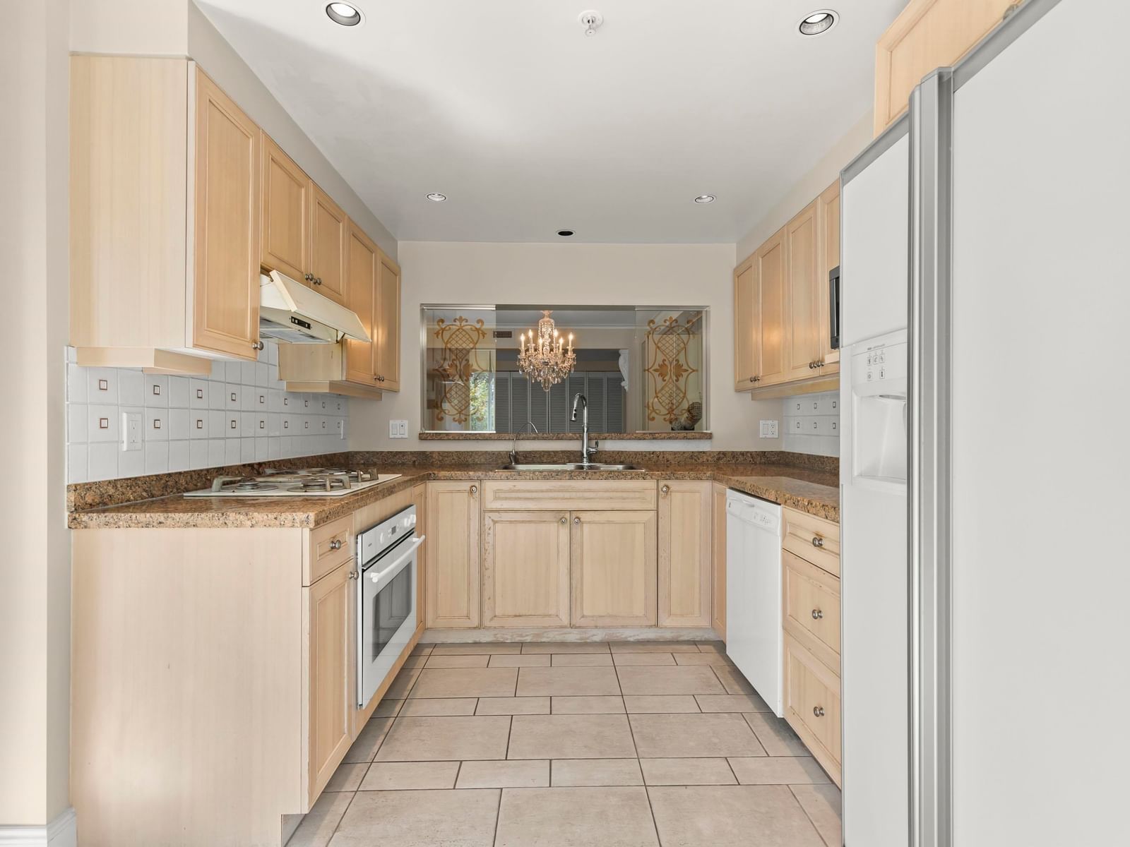 Listing Image 15