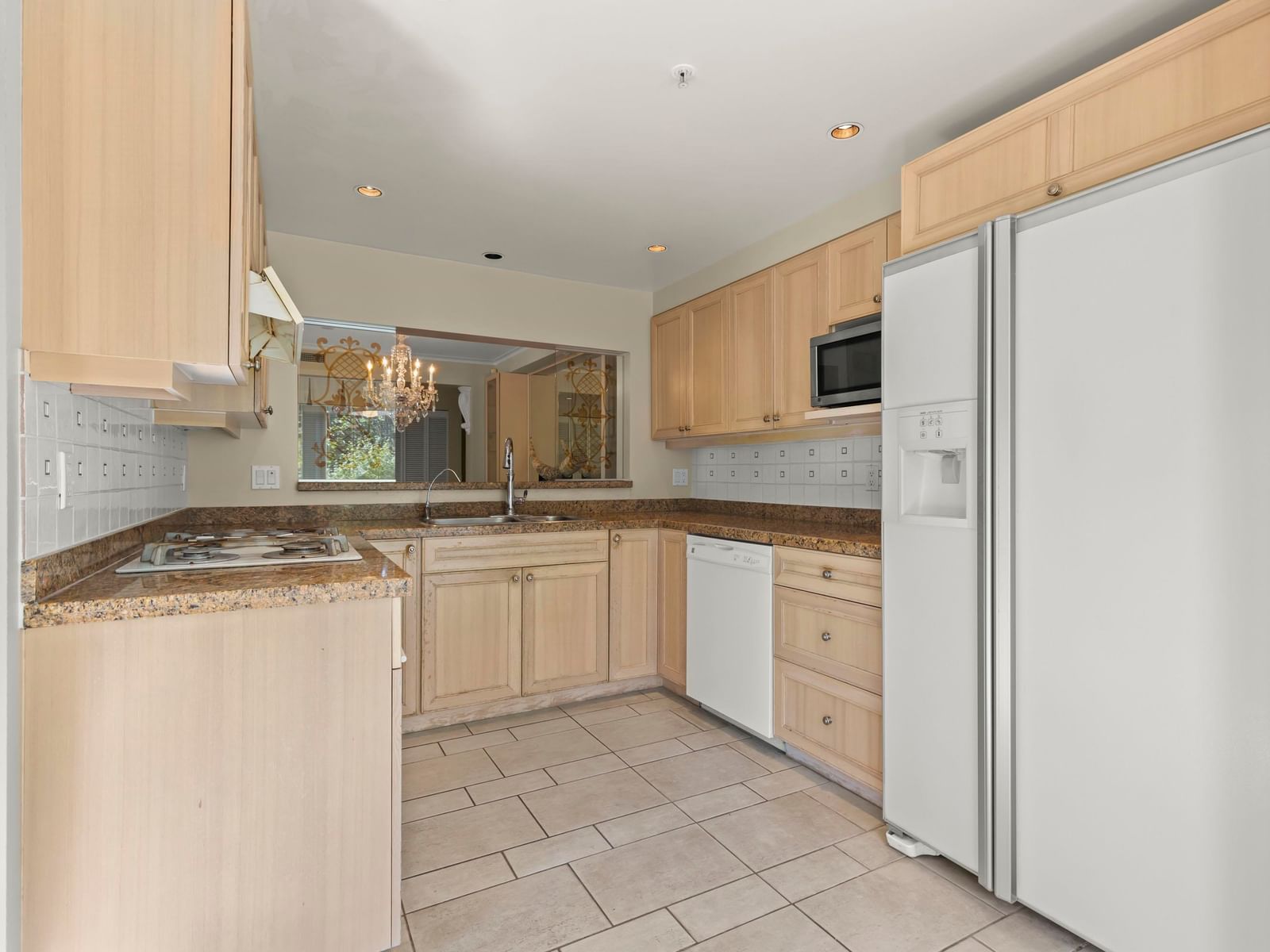Listing Image 16
